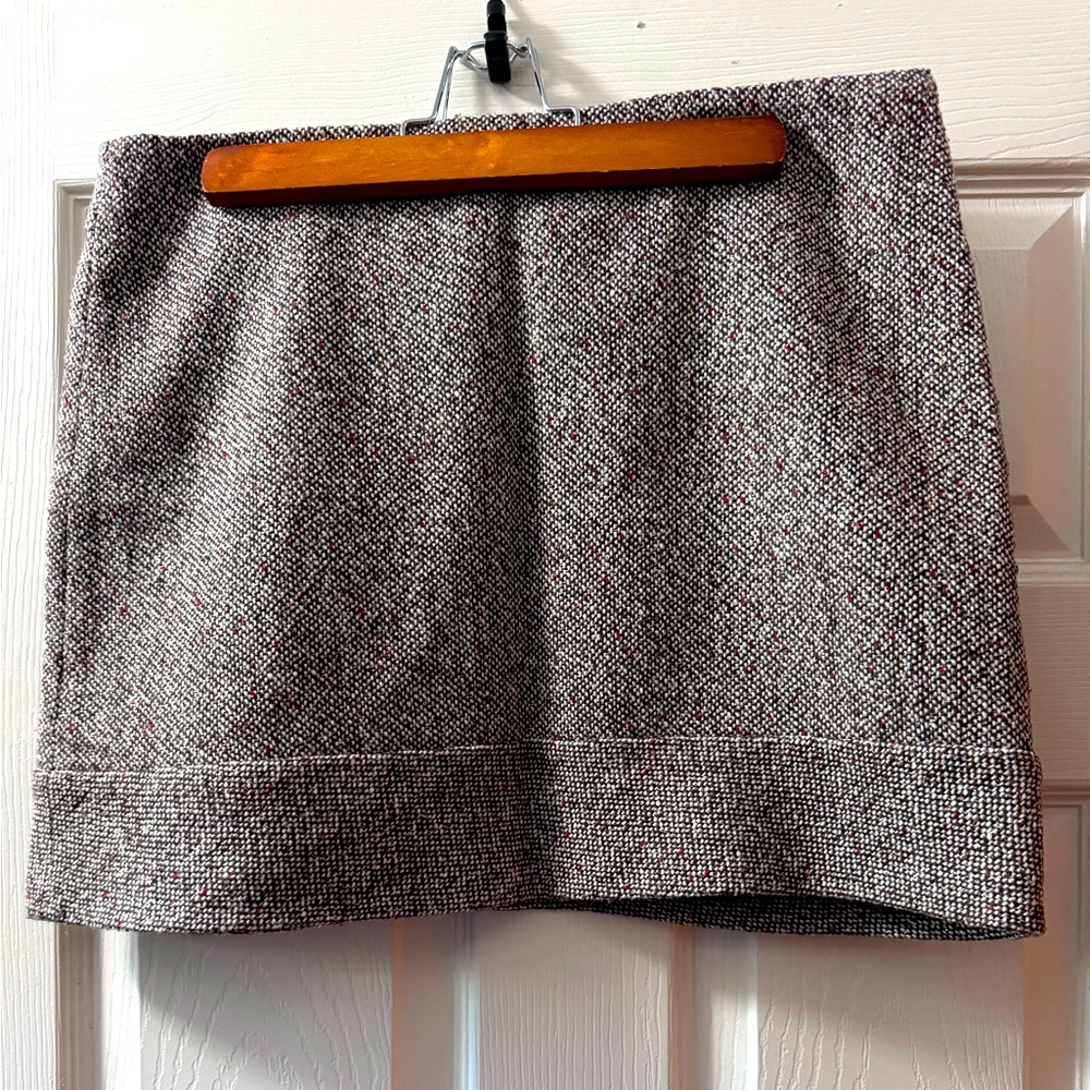Light Skirt Size 6. Barely used